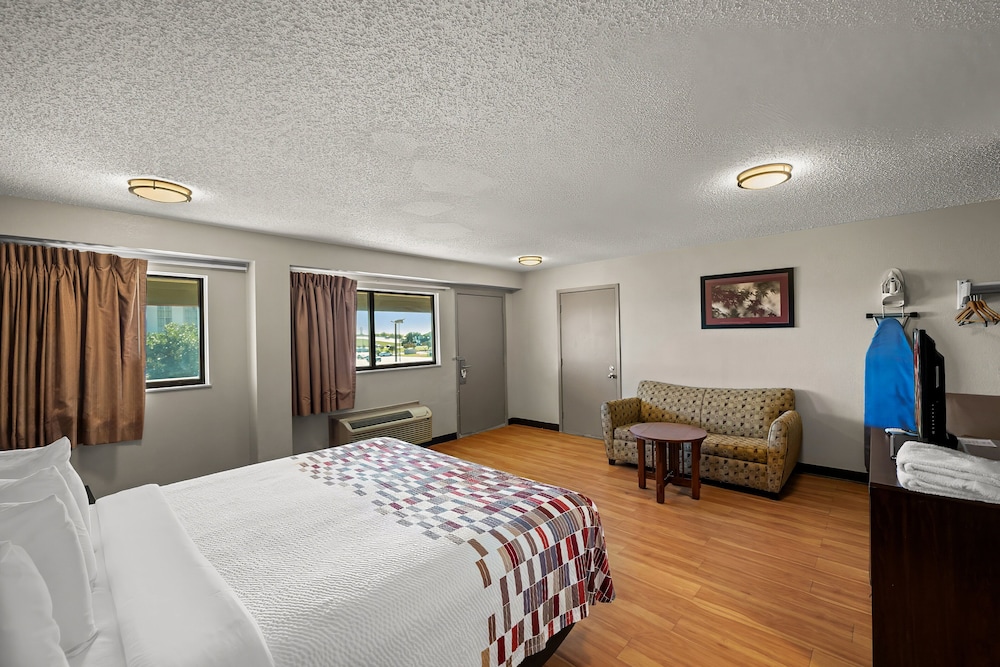 Red Roof Inn Dallas DFW Airport North - photo 11