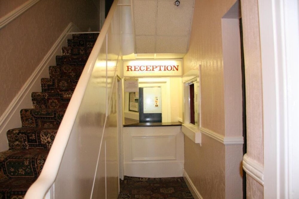 Caseys Irish Hotel Blackpool — Blackpool — photo 2
