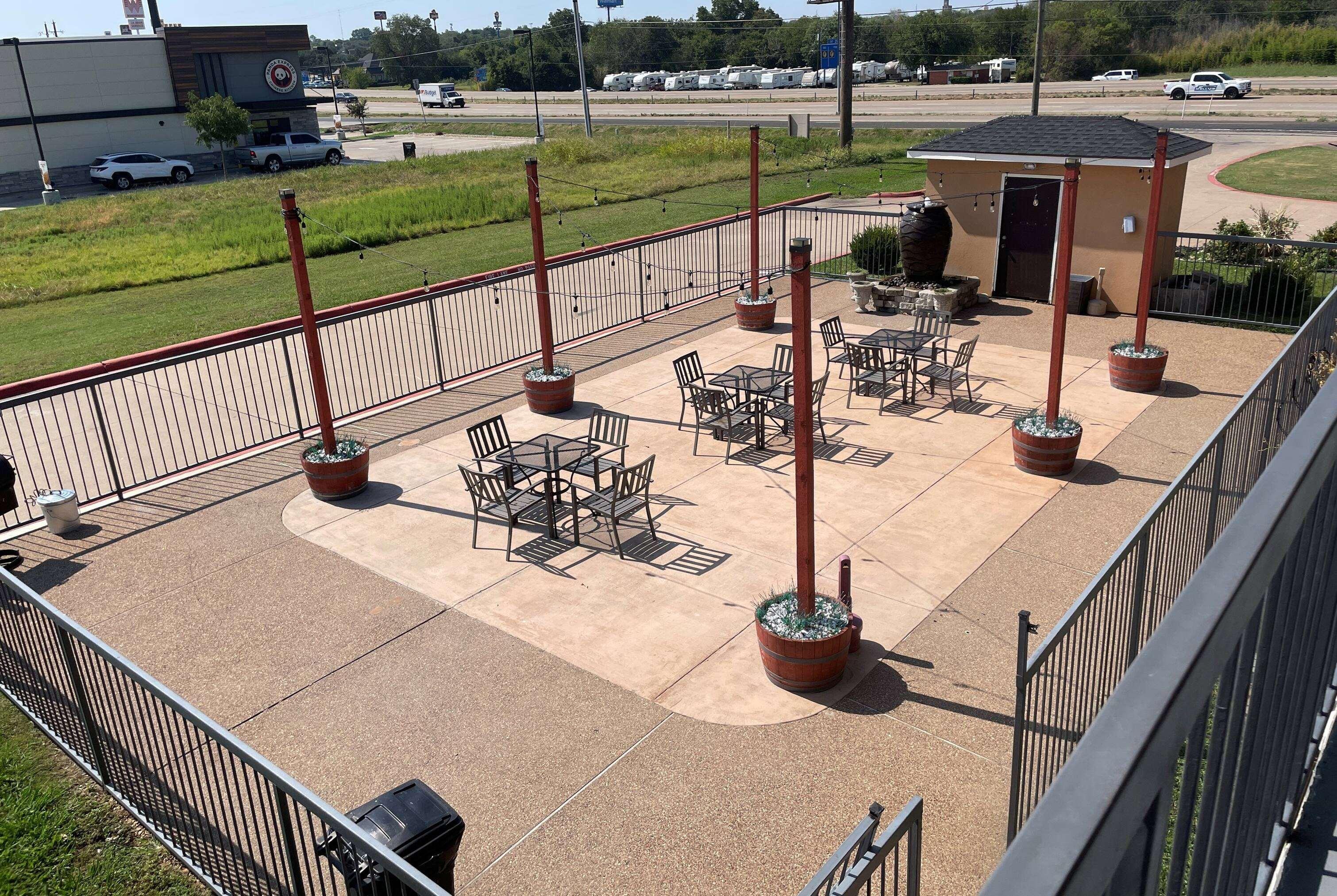 Days Inn by Wyndham Ennis - photo 25