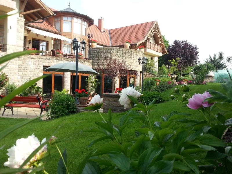 Palazzo Wellness Villa — 4-Star Luxury Hotel in Eger, Hungary