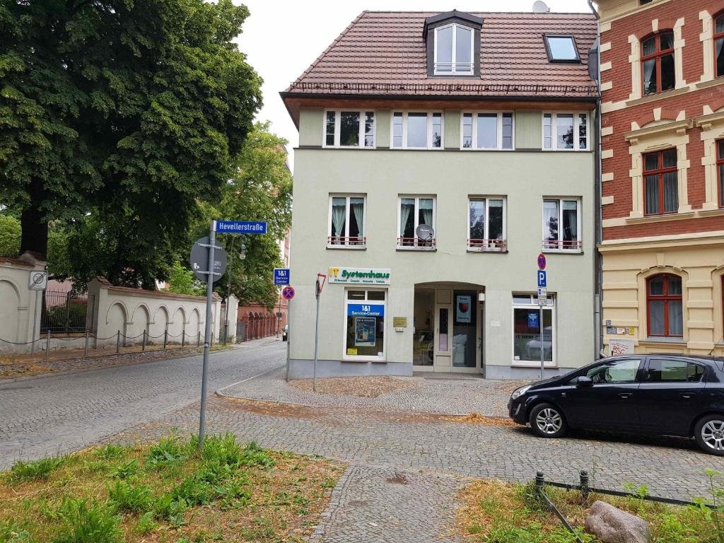 DRAGO Helles 3 Raum Appartement auf der Dominsel im Herzen der Stadt — 4-Star Luxury Hotel in Brandenburg An Der Havel, Germany