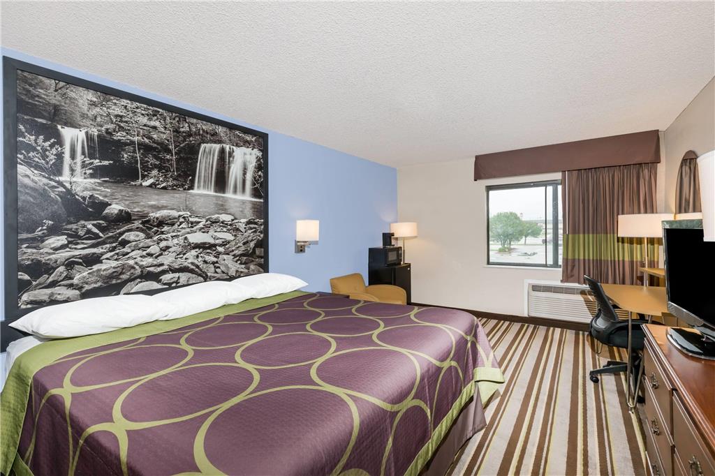 Super 8 by Wyndham Jonesboro - photo 9