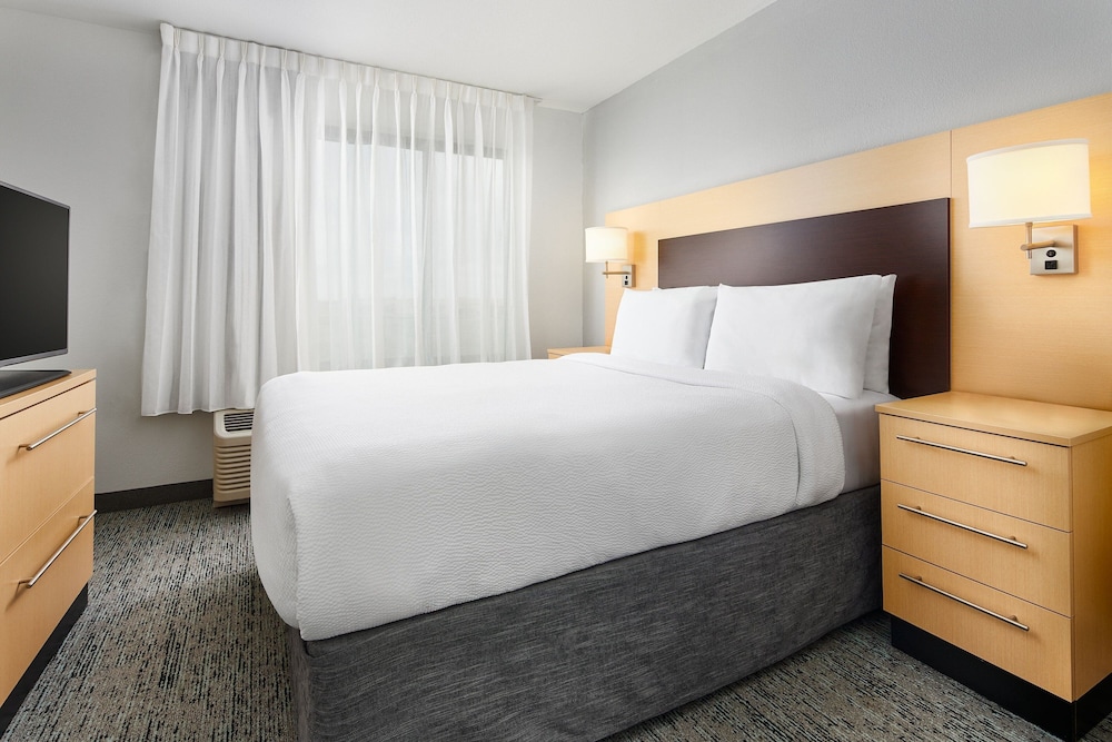 TownePlace Suites Garden City - photo 12