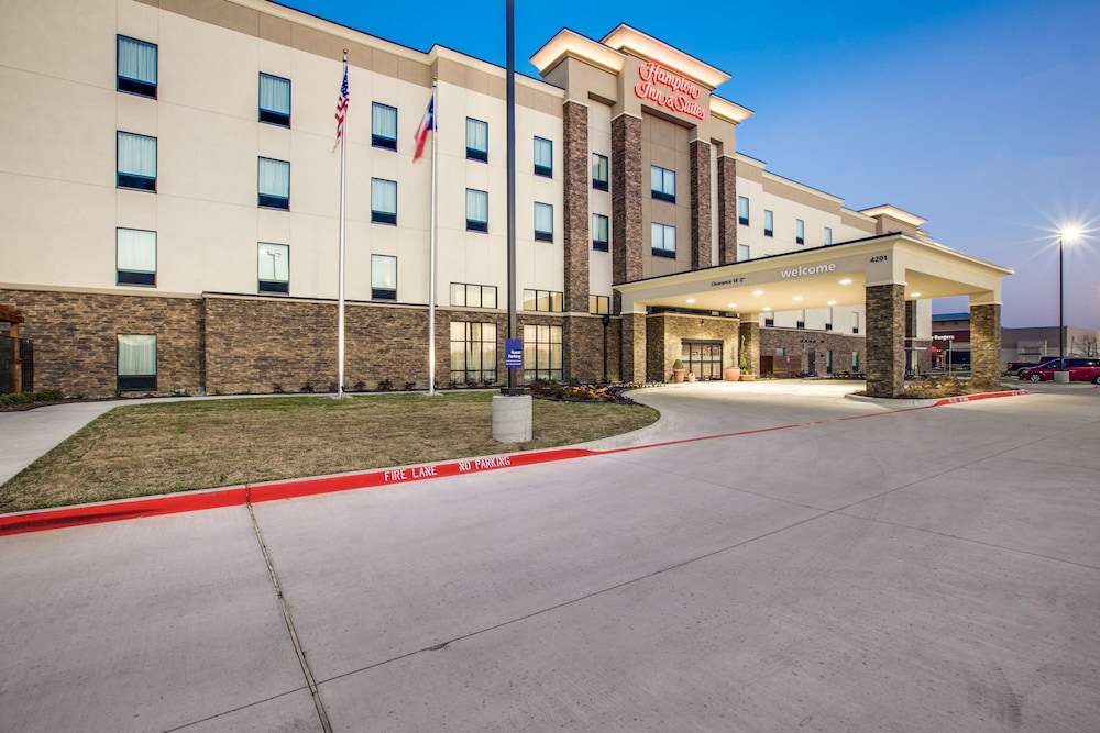 Hampton Inn & Suites Dallas Ft. Worth Airport South - photo 56