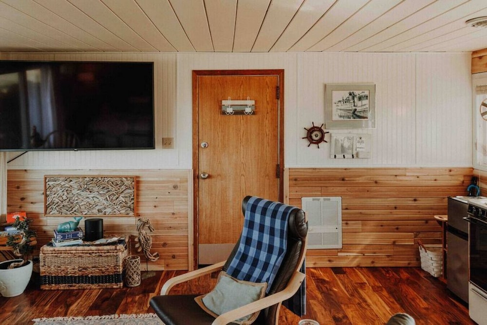 Dungeness Bay Cottages - photo 27