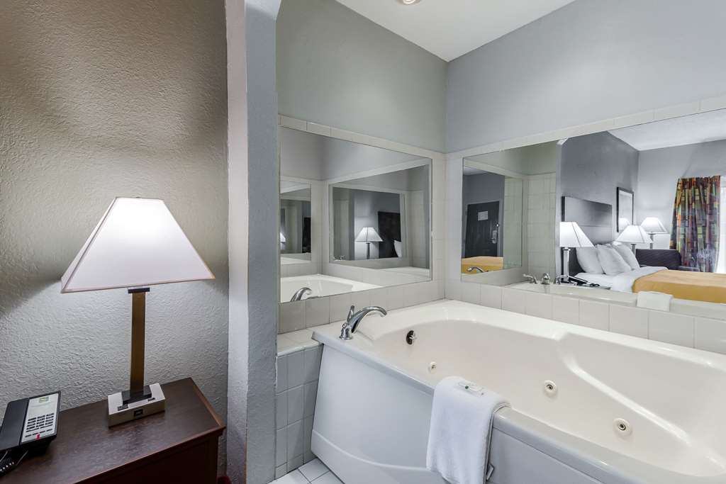Quality Inn Goodlettsville - photo 15