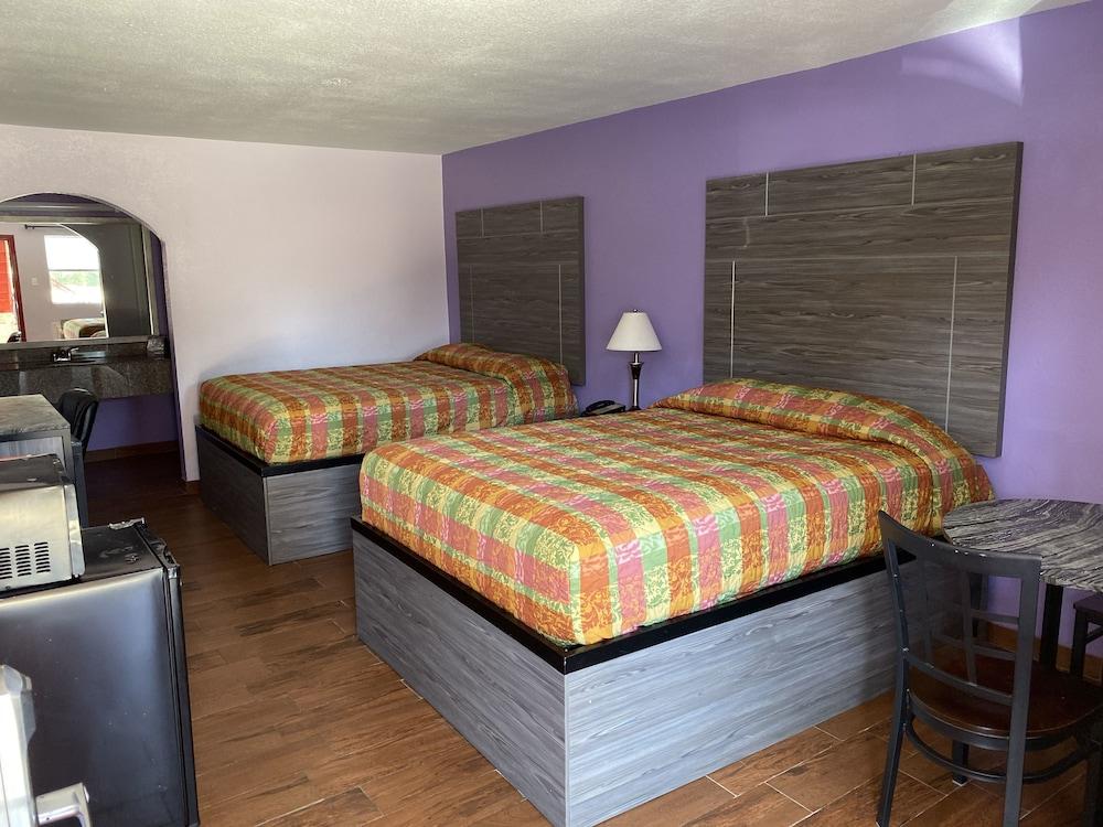 The Village Inn - photo 8