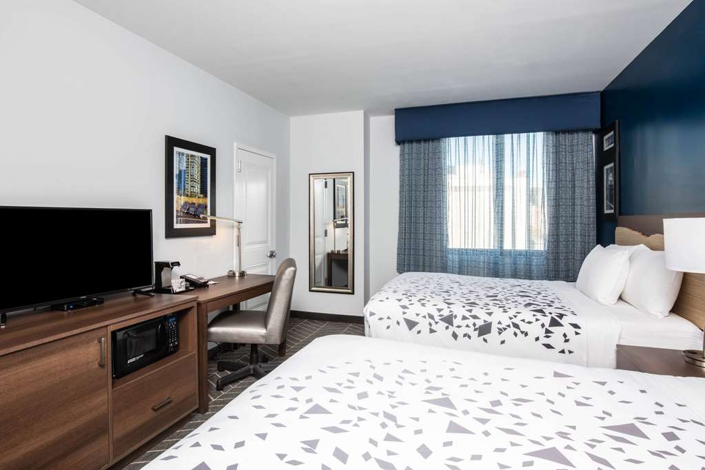 La Quinta Inn and Suites Long Island City - photo 11