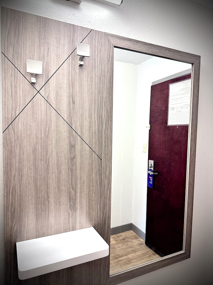 Holiday Inn Express Hotel & Suites Hinesville East Fort Stewart - photo 44