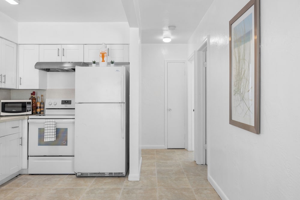 Sunset Inn Hallandale Beach - photo 41