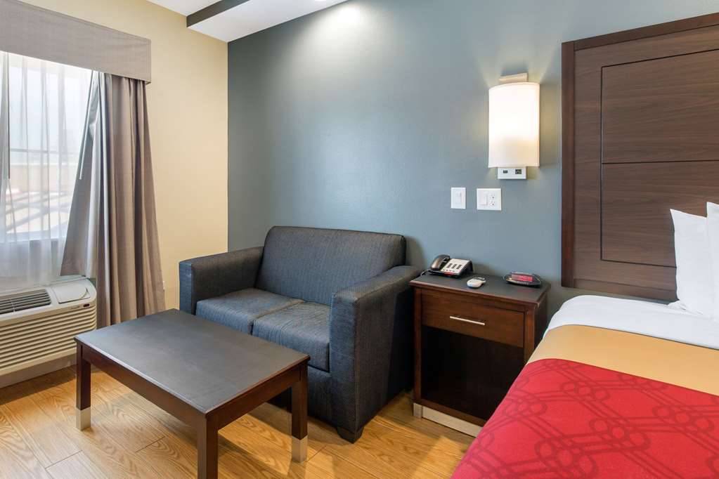 Econo Lodge Inn & Suites Houston Willowbrook - photo 39
