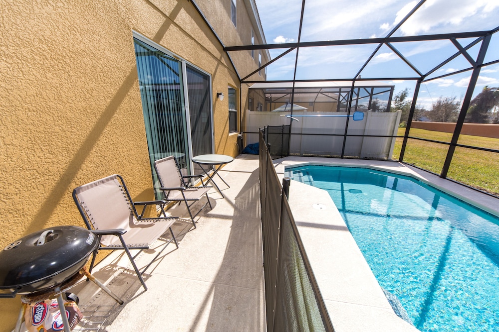 Bella Vida Resort by Home 2U - photo 183