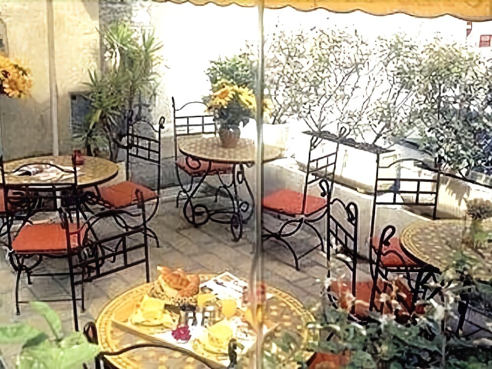 Hôtel La Muette in Arles, France