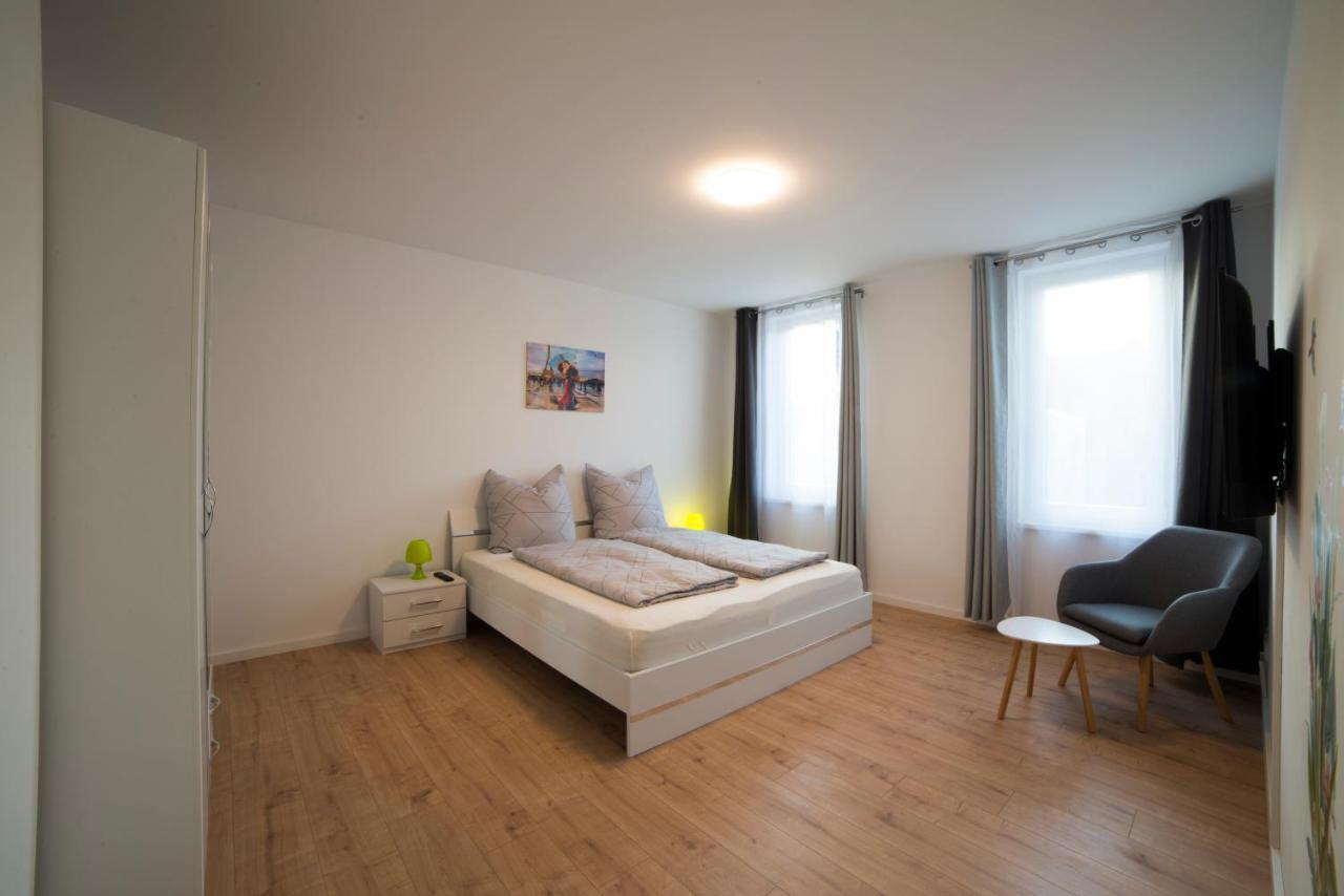 Schöne Ferienwohnung 78m2 3 Schlafzimmer 2 Bäder Zentrumnah 1OG — 4-Star Luxury Hotel in Erfurt, Germany