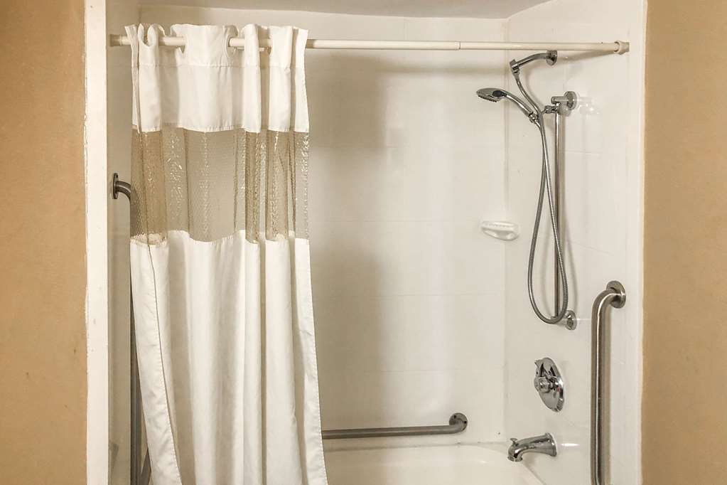 Rodeway Inn Joint Base Andrews Area - photo 17