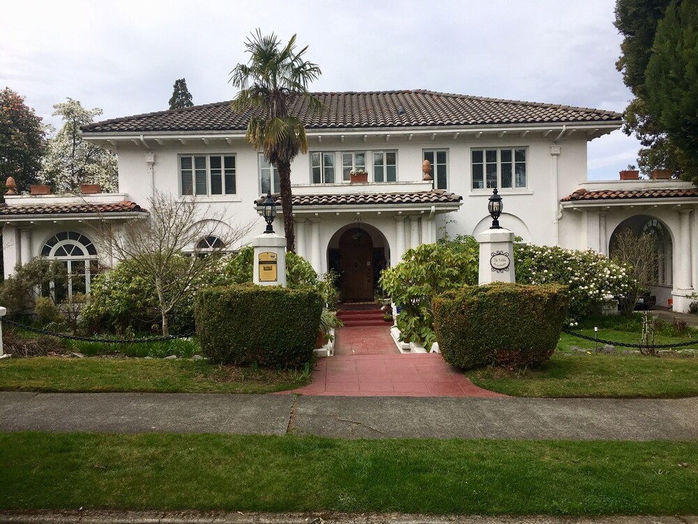 The Villa Bed & Breakfast - featured photo