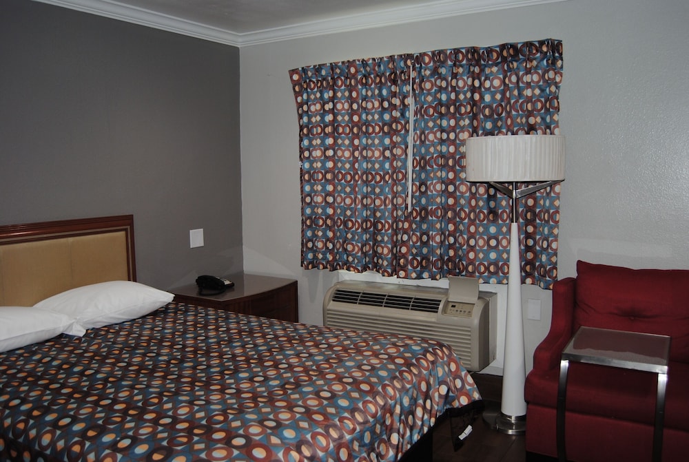 La Puente Inn Motel - photo 41