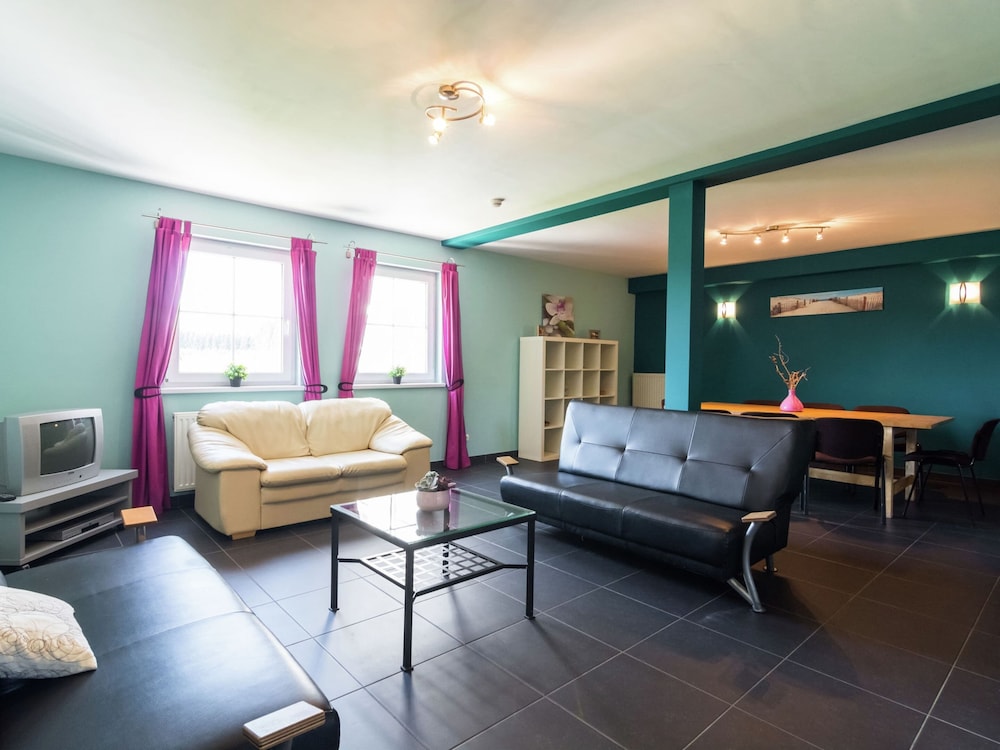 Group Escape in Mellier — 4-Star Luxury Hotel in Leglise, Belgium