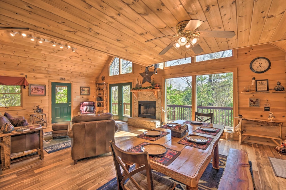 Dreamy Ellijay Resort Cabin with Game Room And Decks - photo 4