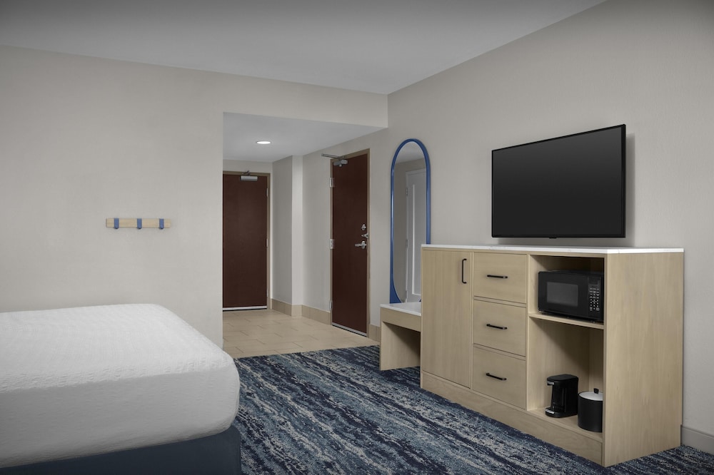 Hampton Inn & Suites Ocean City Bayfront Convention Center - photo 11
