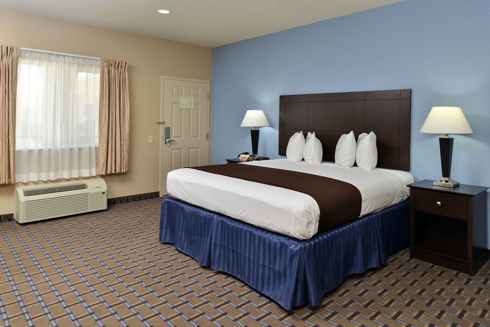 Quality Inn & Suites Carrizo Springs North - photo 38