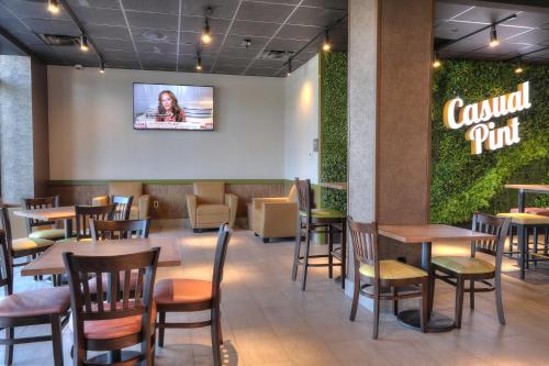 Holiday Inn & Suites Pigeon Forge Convention Center an IHG Hotel - photo 36