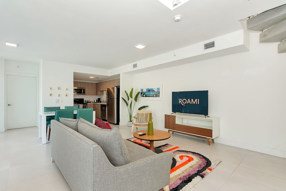 Roami at Grove 27 - photo 58
