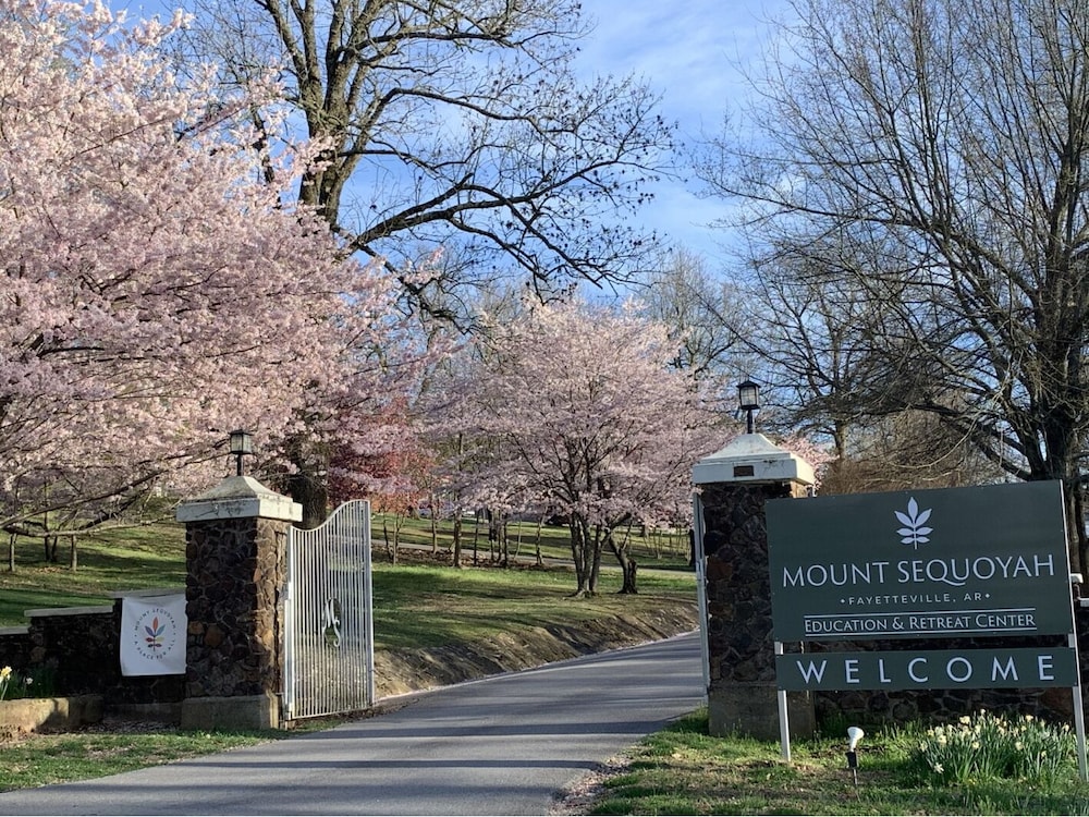 Mount Sequoyah Center in Fayetteville, United States