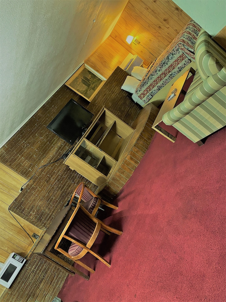 Madill Inn - photo 8