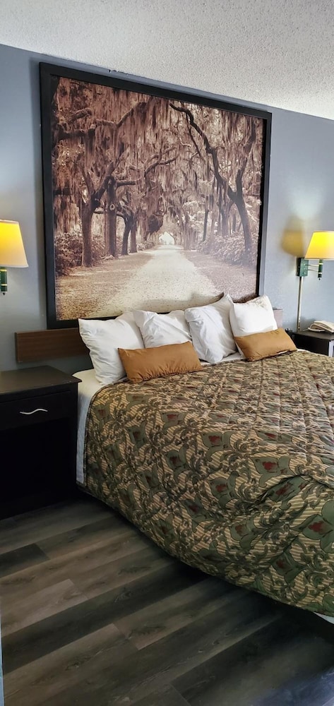 Palmetto Inn - photo 15