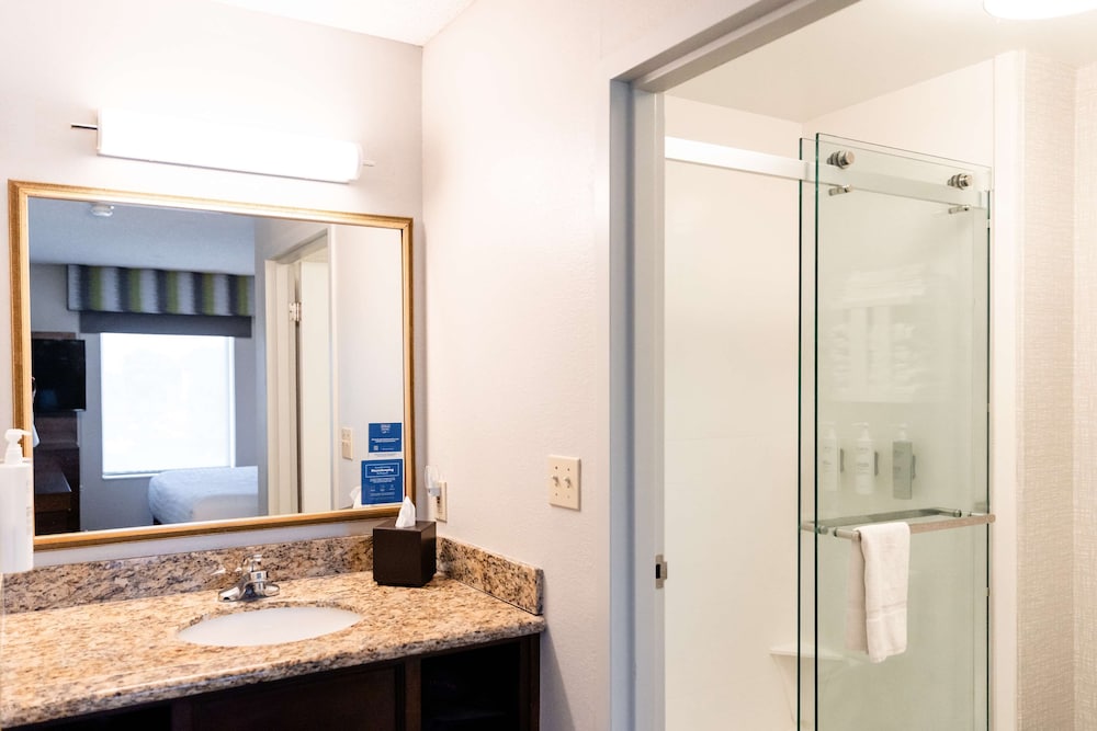 Hampton Inn & Suites Scottsbluff Conference Center - photo 33