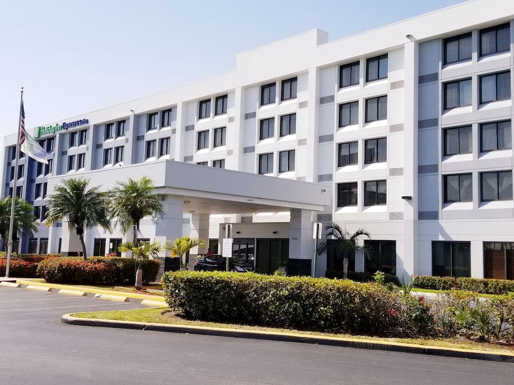 Holiday Inn Express & Suites Miami Hialeah by IHG — hotel in Hialeah