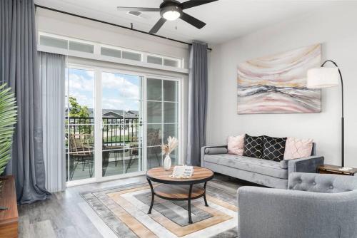 Serene 1BR Perfect Indy Stay — 4-Star Luxury Hotel in Whitestown, United States