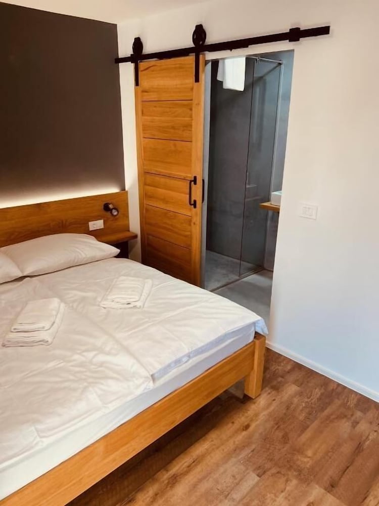 PJagodic Hotel Cerklje 5min to Airport Free Parking in Cerklje Na Gorenjskem, Slovenia