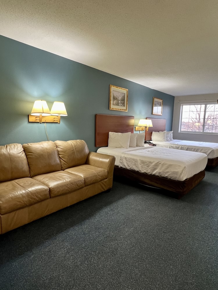Reston Inn & Suites - photo 29