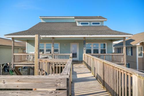 Front Row by Oak Island Accommodations - photo 28