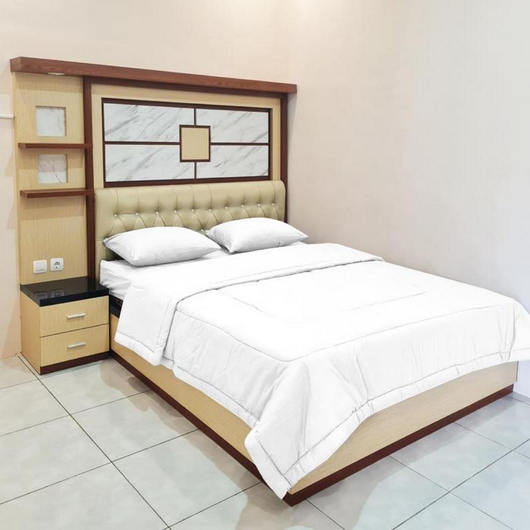 RedDoorz @ Jalan Nyai Enat Sampit — hotel in Sampit
