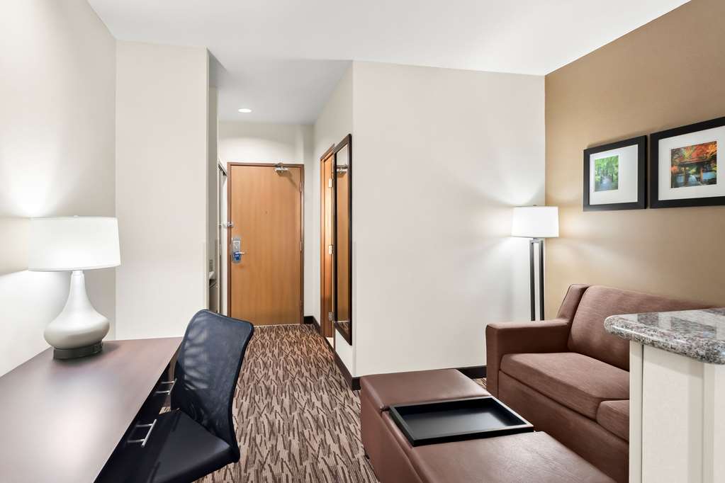 Comfort Suites Portland Airport - photo 18
