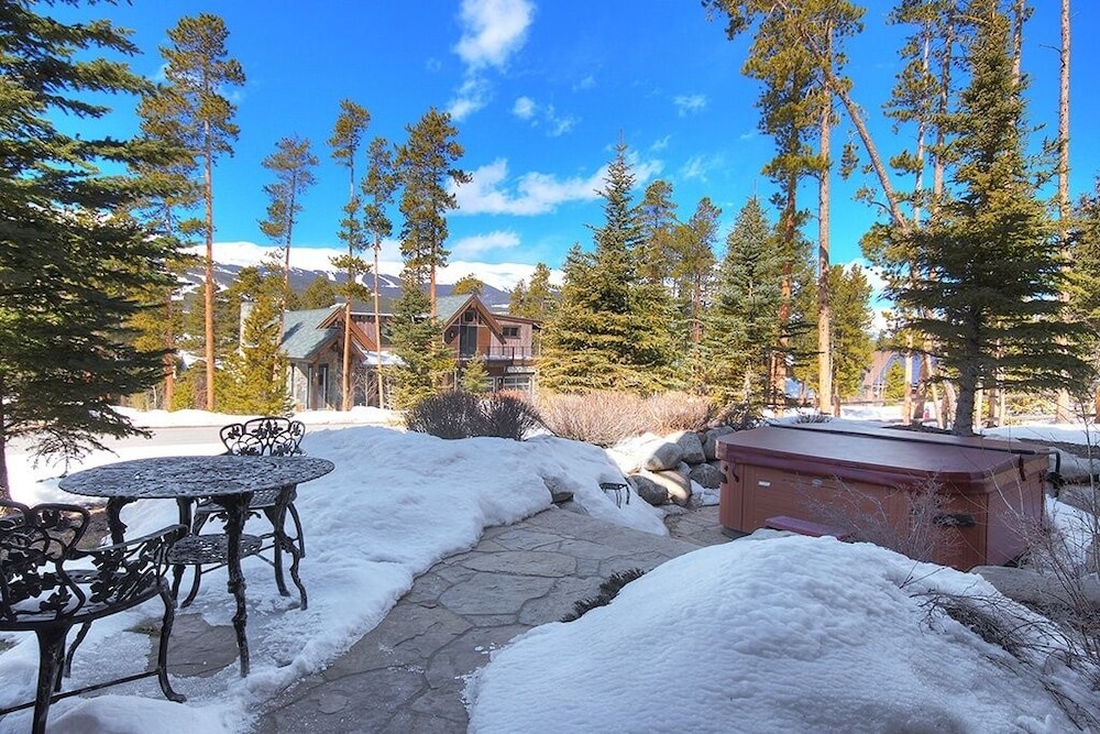 Mountain Majesty Manor Main Street by Pinnacle Lodging - photo 34