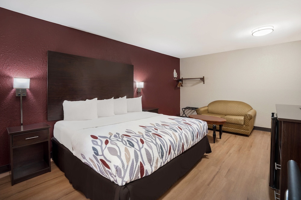 Red Roof Inn Bishopville - photo 13