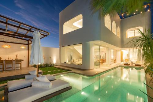 4bd Mediterranean Canggu Villa with Rooftop and Private Pool — 4-Star Luxury Hotel in Canggu, Indonesia