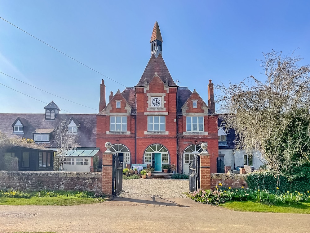 The Clock Tower - carbon neutral hotel in Daventry