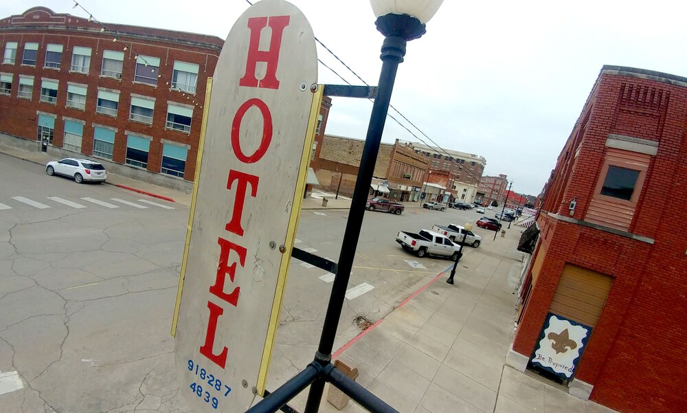 Historic Whiting Hotel Suites - photo 75