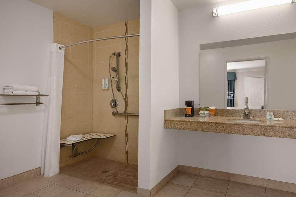 Quality Inn Lake Elsinore I 15 - photo 25