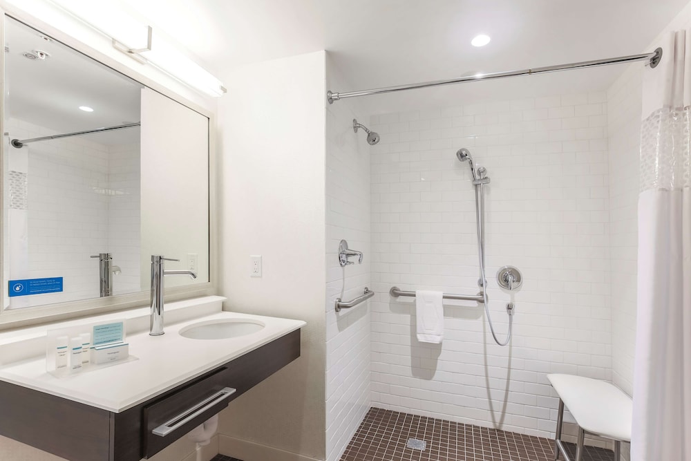 Hampton Inn & Suites Dallas Downtown - photo 43