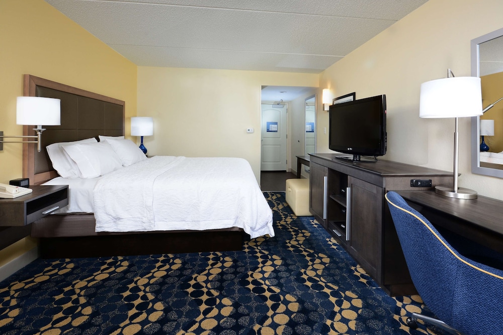 Hampton Inn Roxboro - photo 11