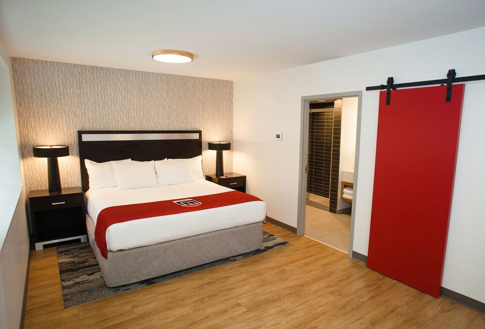 The University of Georgia Center for Continuing Education & Hotel - photo 16