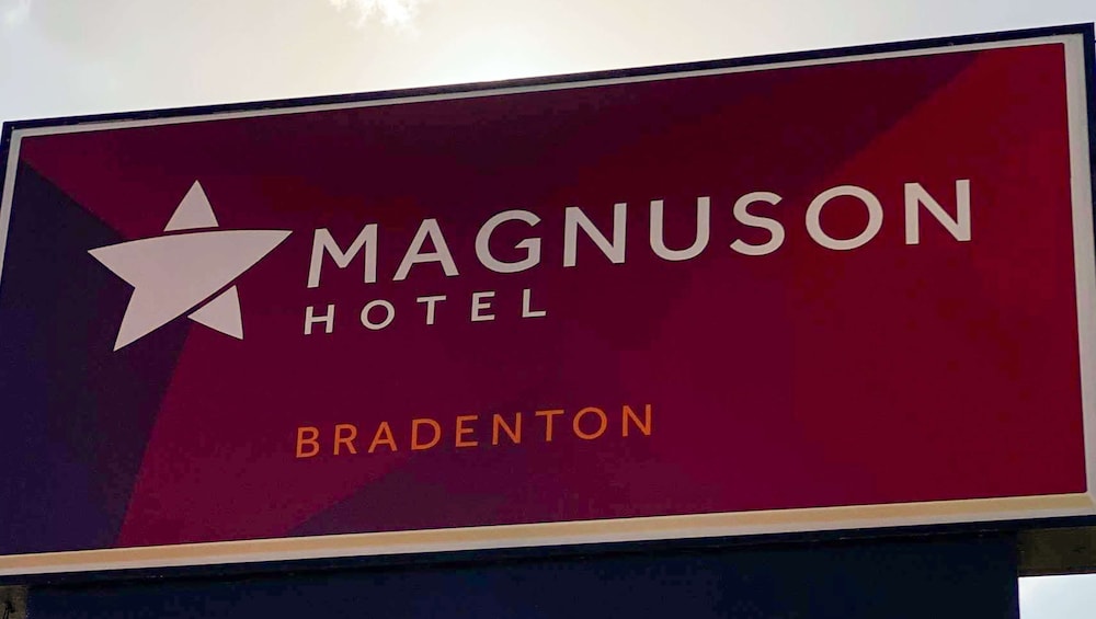 Magnuson Hotel Bradenton - photo 41