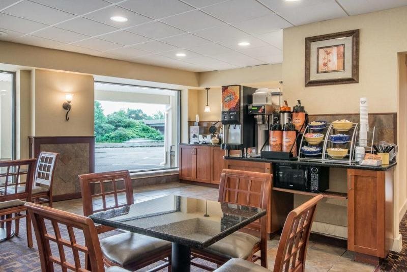 Inn Springfield Chicopee - carbon neutral hotel in Chicopee