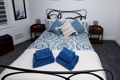 Lighthouse View Amazing sea and beach view Free Sky TV including Sports and Movies Fast WIFI Free Private Parking